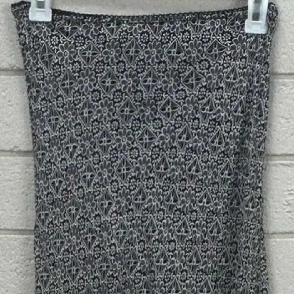 Angie Black Floral Print Midi Skirt size M - Picture 8 of 8